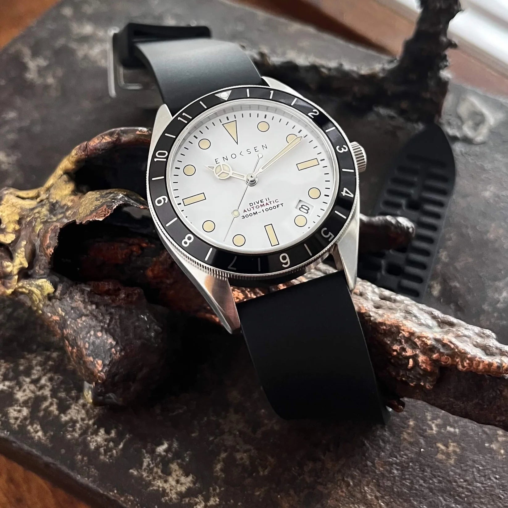 Enoksen Automatic Dive Watch - White Dial Edition ◇ 39mm