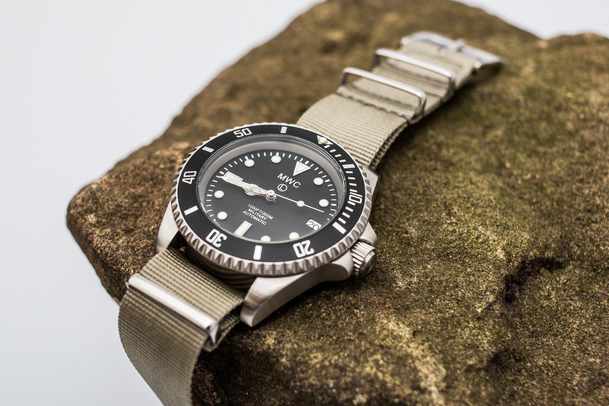 MWC Professional Military Diver 300m – Swiss Sellita SW200 Automatic with Sapphire Crystal, Ceramic Bezel & NATO Webbing Strap