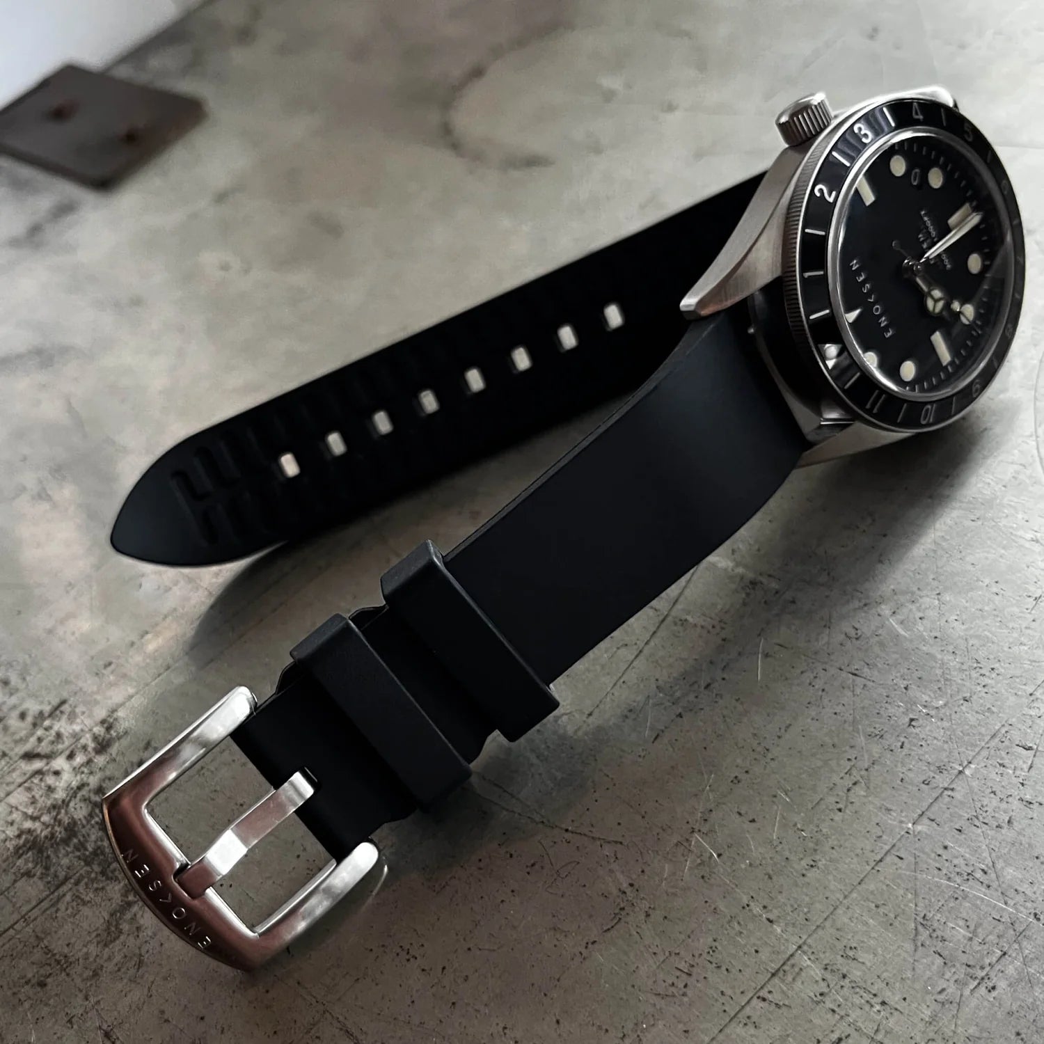 Enoksen Automatic Dive Watch - Black Dial Edition ◇ 39mm