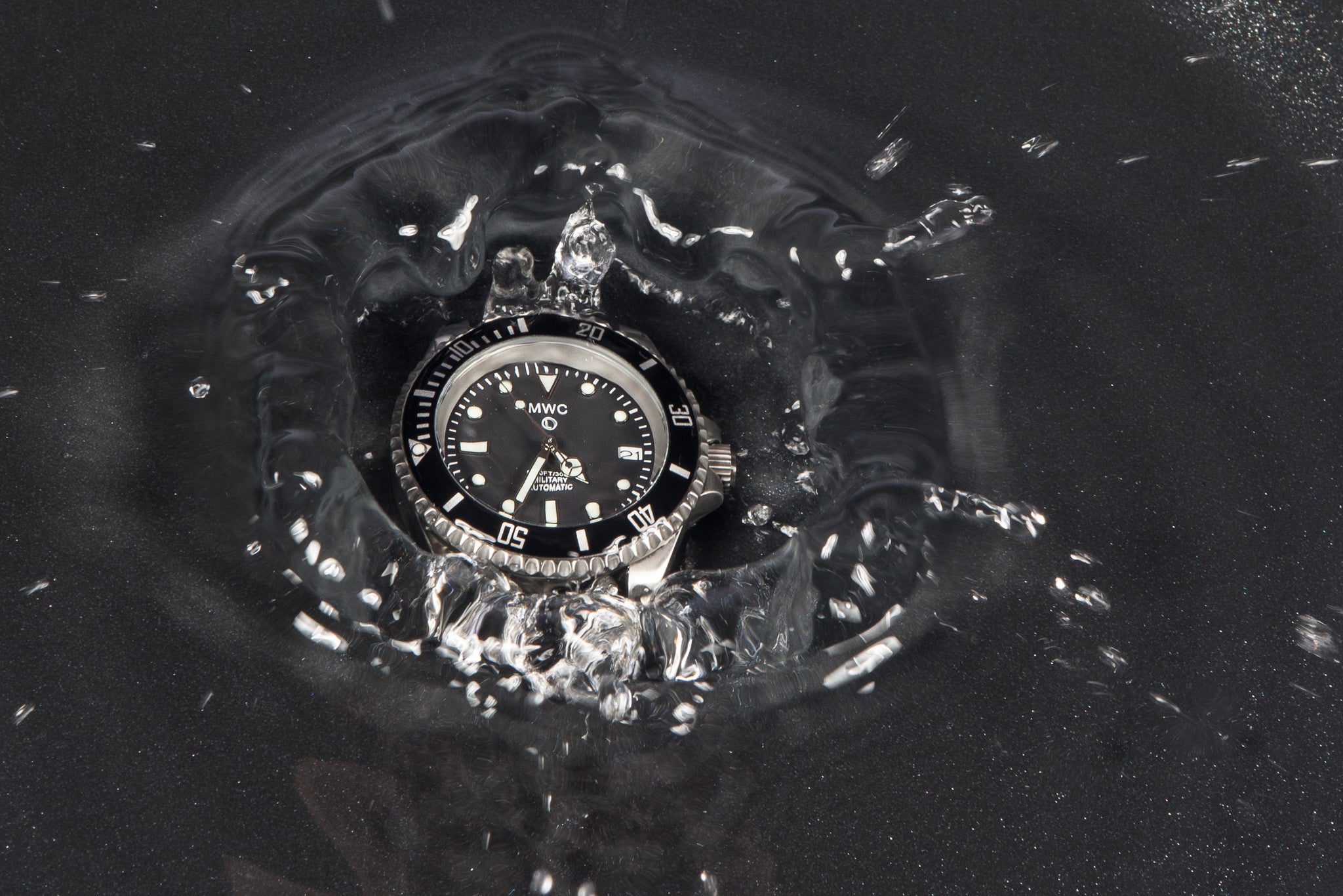 MWC Professional Military Diver 300m – Swiss Sellita SW200 Automatic, Sapphire Crystal, Ceramic Bezel & Steel Bracelet